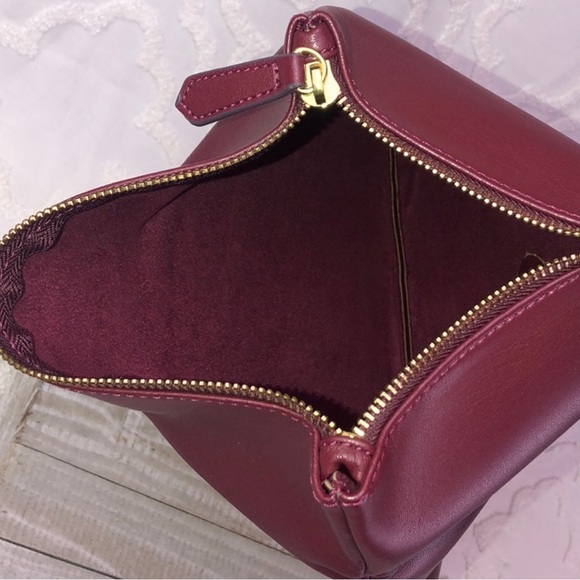 NEW Old Navy Maroon Burgundy Faux Leather Cloth Handbag Purse Tote NWOT  SM 128 - Picture 2 of 10